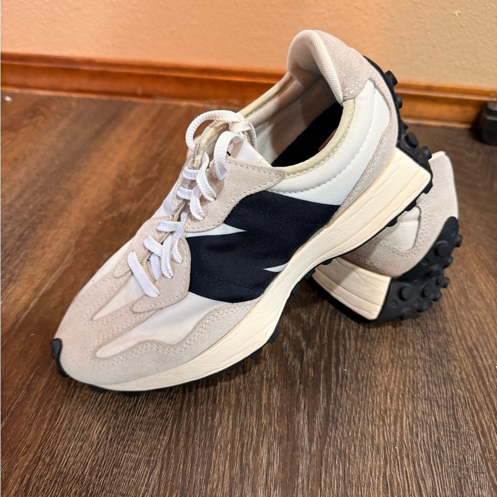 New Balance Women's 327 Sneakers